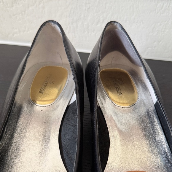 Ros Hommerson Black Leather Heels with Silver Bow Detail 9W - Picture 4 of 11